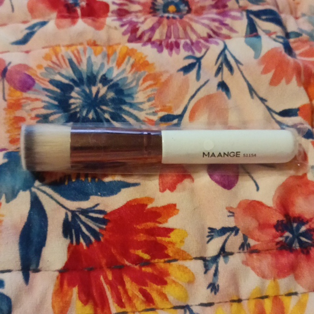 Manage Makeup Brush